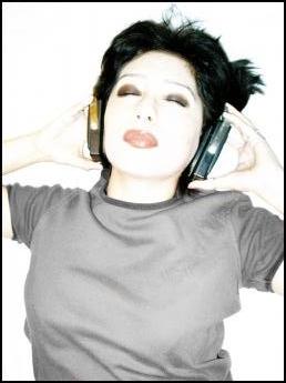 20081001093935-mujer-amante-de-la-musica.jpg