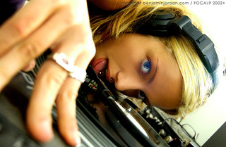 20081005132005-dj-cute.jpg