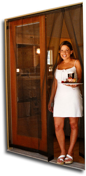 20090207011232-mujer-bebida-abriendo-puerta.jpg